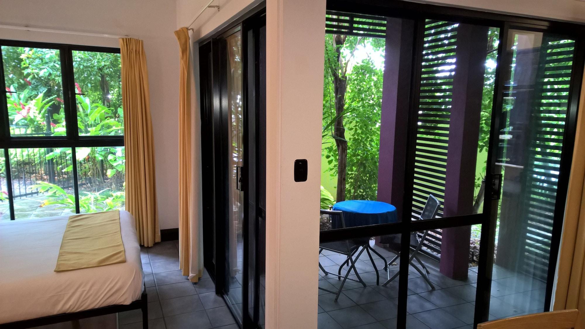 Dreamcatcher Beach-Side Apartments Port Douglas Buitenkant foto