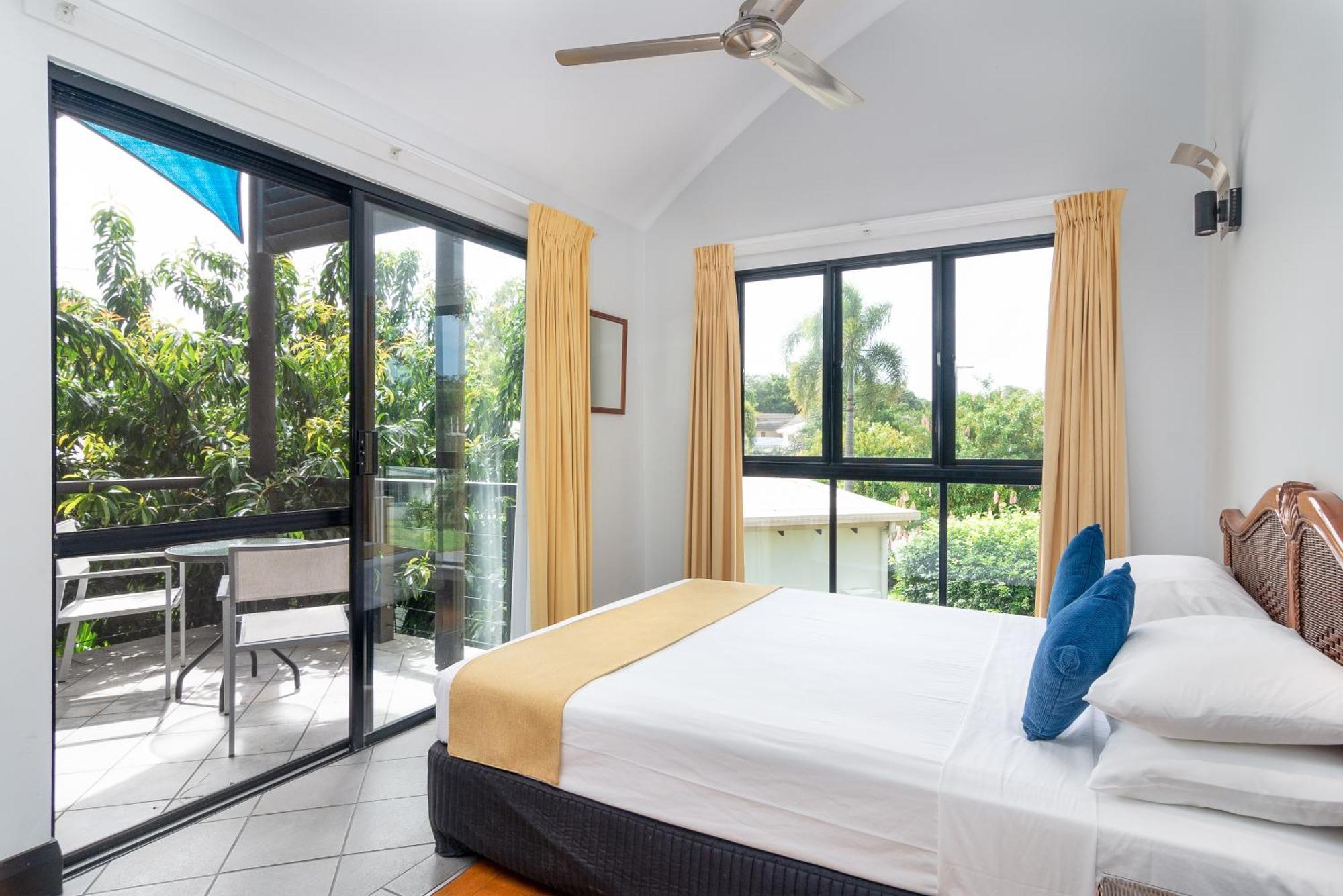 Dreamcatcher Beach-Side Apartments Port Douglas Buitenkant foto